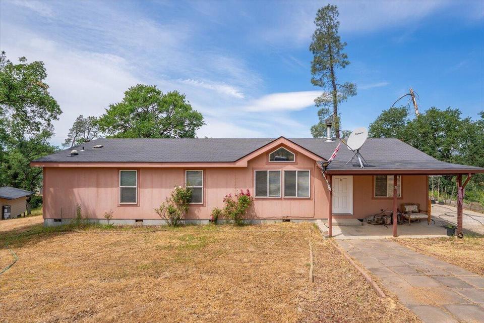 16605 Lassen Avenue
