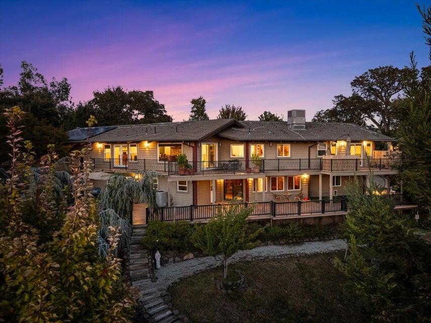 14805 Hilltop Drive