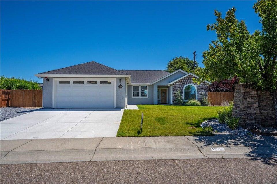 1555 Acacia Street