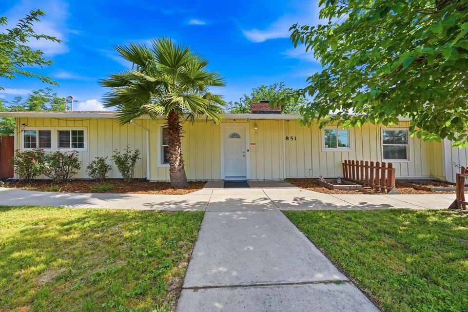 851 Lake Boulevard