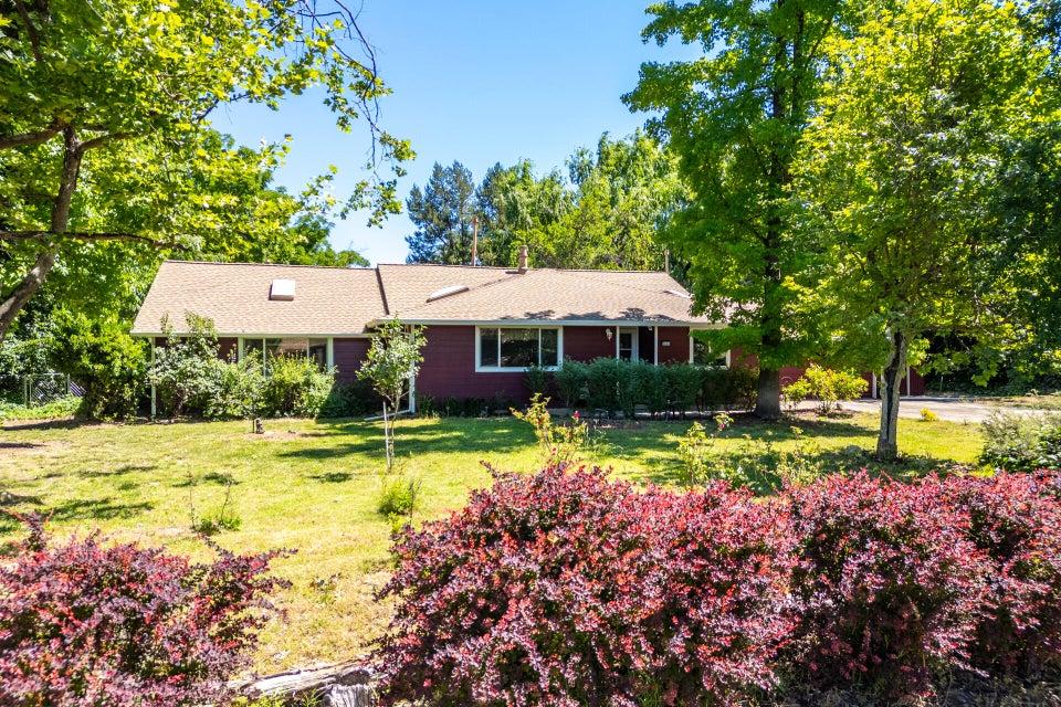 5609 Shady Lane
