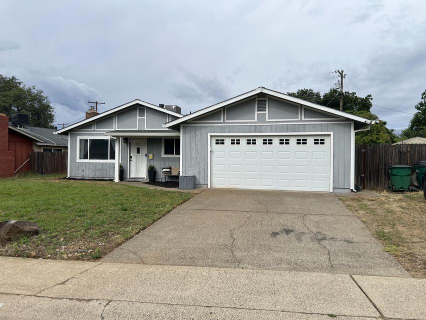 1437 Hemlock Avenue