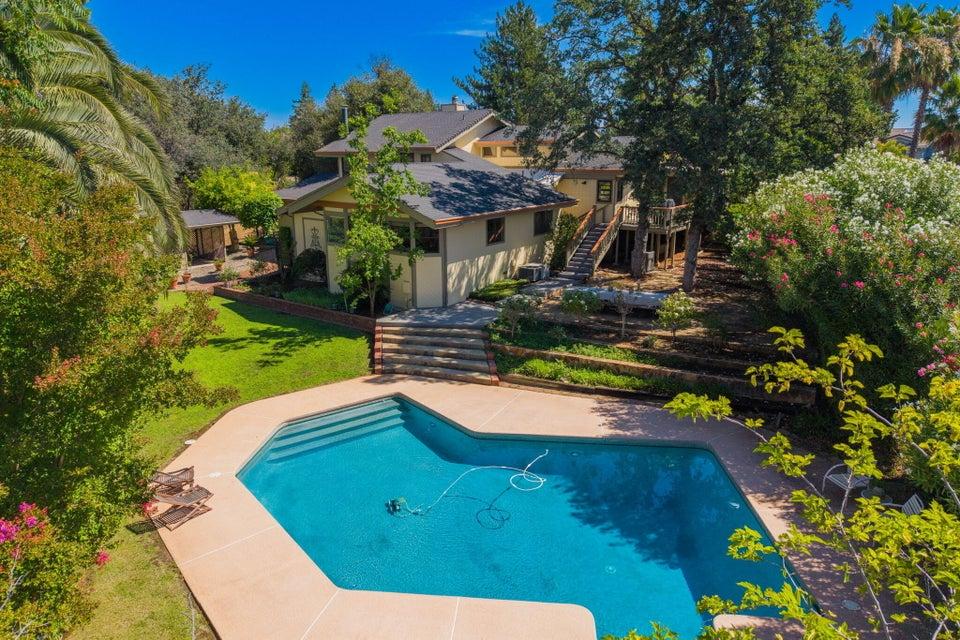 3350 Mountain Oak Drive