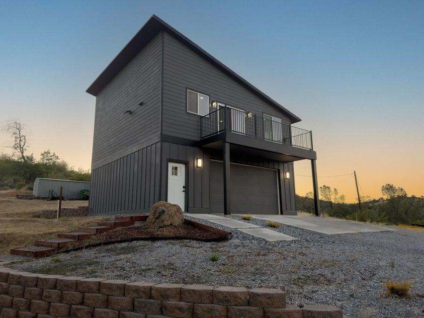 9854 Record Range Road