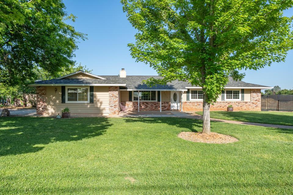 6679 Meadowlark Lane