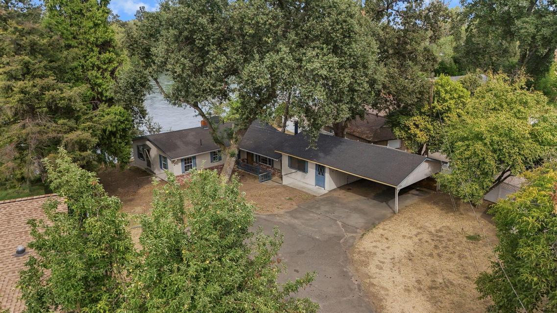 3261 Riverside Drive