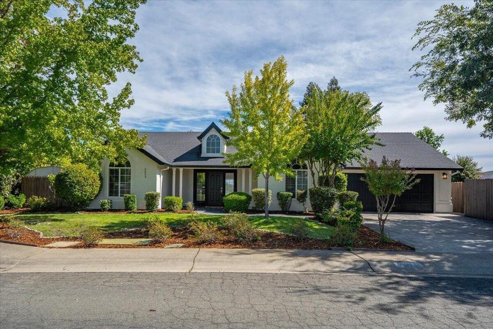 3635 Sunglow Drive