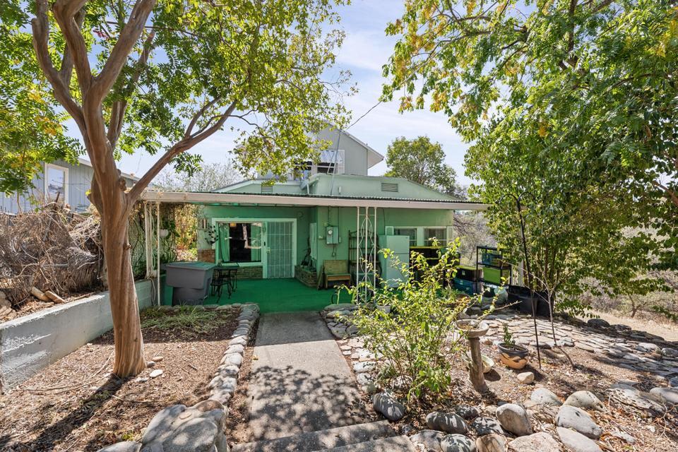 2089 Gold Street