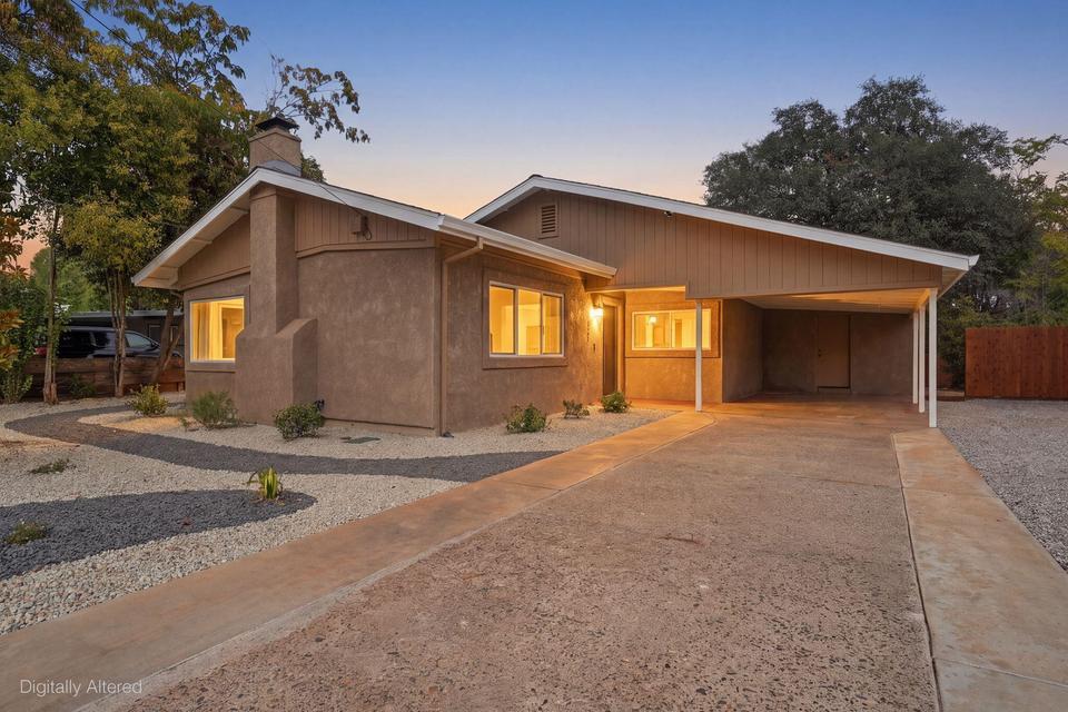 2921 Fairway Avenue